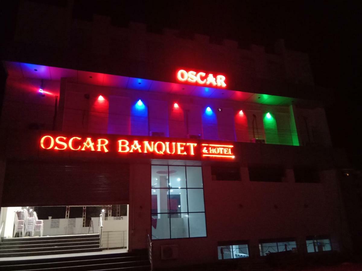 Oscar Banquet And Hotel Kālka Eksteriør bilde